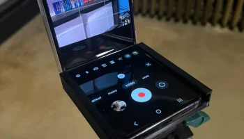 Крепление для штатива Samsung Galaxy Z Flip 4