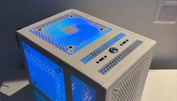 Компактный компьютерный корпус Mini-ITX...... 1