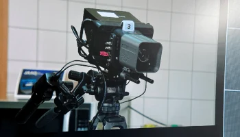Бленда объектива Blackmagic Design Studio Camera 4k...... 1