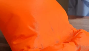 Подставка для телефона: подушка для телефона......... 1