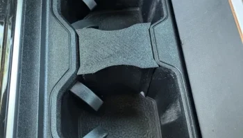 Проставка/разделитель переднего подстаканника Toyota Tund...