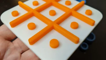 Tic-Tac-Cap: игра в накопление и воровство 1