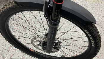 Переднее крыло Rockshox Zeb 1