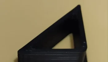 Ступни товарища по работе Black & Decker........