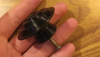 Волнистая ручка ящика с монтажным отверстием M4........ 1