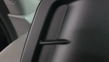 Hyundai Elantra, левая передняя панель, основание для кре... 1