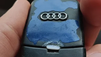 Зажим для брелока Audi TT MK1 1