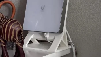 Настольная подставка для установки в стену Unifi U6 ENTER...