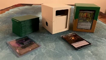 Декбокс Commander (EDH) с запирающейся крышкой соответств...