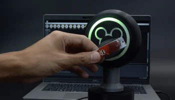 Читатель Disney Magic Band 1