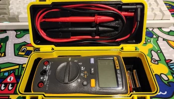 Fluke 107 Прочный корпус - уплотнение