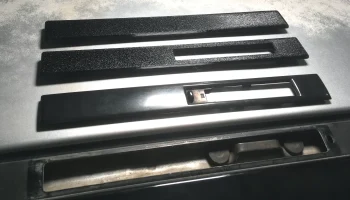 Заглушки багажника на крышу RAV4 первого поколения.......... 1