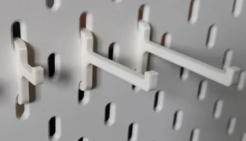 Универсальные крючки для перфорированных досок (типа IKEA...