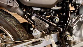 Удаление подножки пассажира XR150L