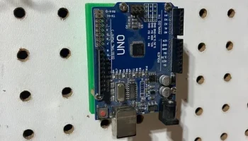 Держатель Arduino для крепления на перфорированной доске.... 1