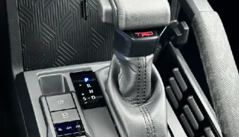 Накладка на ручки управления климатом и приводом Toyota T...