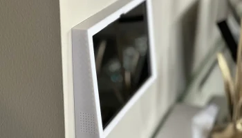 Угловое настенное крепление для Lenovo Tab M10 Plus - поколе