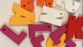 Коллекция брелков с буквами A-Z (менее 8 граммов нити) 1