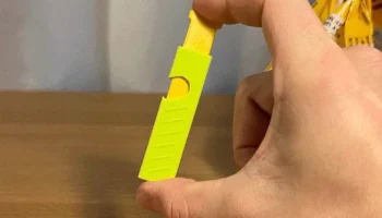 Зажим для сумки с возможностью фиксации........