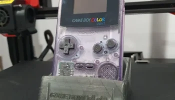 Цветная подставка для Game Boy