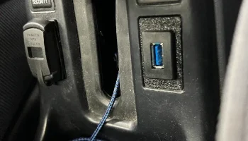 Заглушка переключателя Toyota для подключения USB-порта..... 2