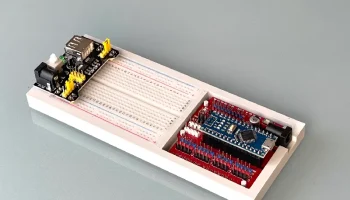 Простая рамка для макетной платы и макетной платы Arduino...