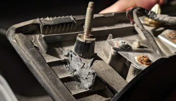 Ремонт ручки задней двери Toyota Prius Gen 2............
