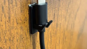 Подвеска для зарядного устройства USB C.....