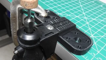 Вертикальная опора Dremel 5