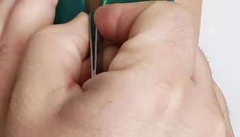 Осколок иглы и средство от боли в небольших ранах Облегче... 1