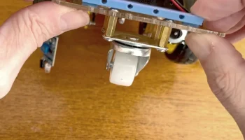 Держатель/крепление инфракрасного датчика шасси 2WD с отв... 3