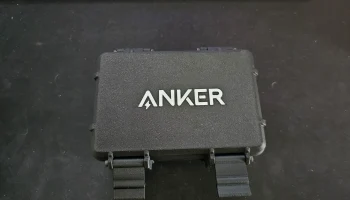 Прочная коробка для зарядного устройства Anker Prime 67 В.. 1