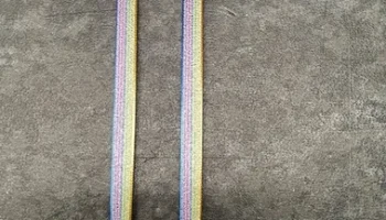выглядывающая палочка из кошачьей шерсти... 1
