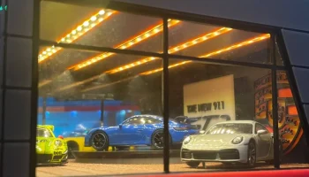 Выставочный зал Porsche (автосалон 1/64, включая универсальн 7
