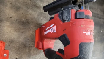 Держатель инструмента Milwaukee M18 2