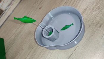Поилка для кошек с игрушкой-рыбкой... 5