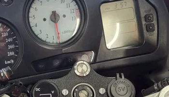 Приборная панель USB и вольтметра для VFR 800 Gen5 (без H...