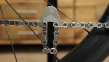 Инструмент для установки велосипедной цепи / Fahrradkette...