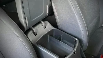 Hyundai i30 2 Ящик для хранения в автомобильном подлокотнике 1