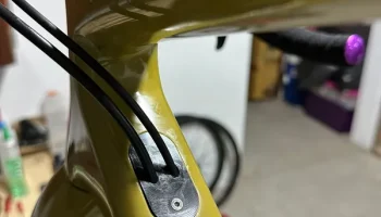 КРЫШКА ДЛЯ КАБЕЛЬНОЙ ИНТЕГРАЦИИ CANNONDALE...... 1