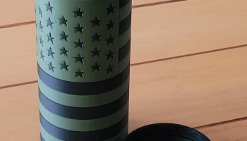Slim Can Koozie с американским флагом (2 цвета)...... 2