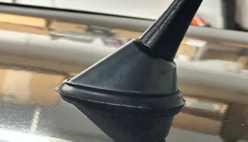 Honda Fit Stubby Антенна, удалить 1