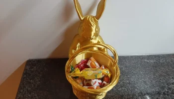 Пасхальный кролик с корзинкой 1