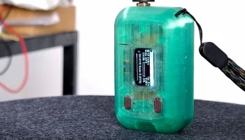 Корпус FakeTec с OLED-дисплеем сверху. 2