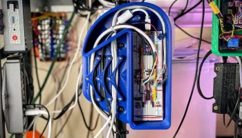 Корпус для электроники со встроенным устройством защиты о... 1