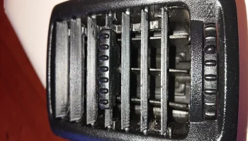 Opel Vivaro Fl&uuml;gel f&uuml;r die L&uuml;ftungsklappen - Renault Traf.. 1