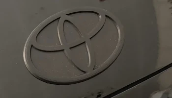 Комплект для переоборудования Tesla в Toyota............ 1