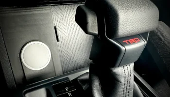 Зарядное устройство для iPhone для Toyota Tacoma (зарядно...