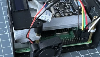 Крепление, позволяющее PiKVM DIY использовать металлическ.. 7