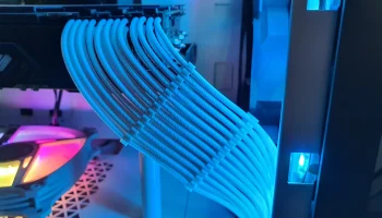 Невидимая гребенка для кабеля графического процессора для...
